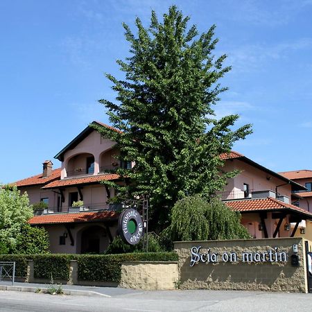 Scia' On Martin Hotel Buscate Bagian luar foto