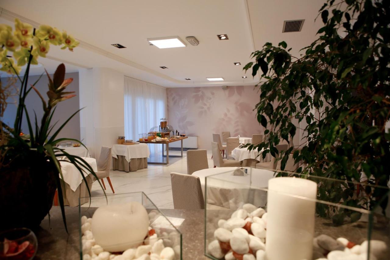Scia' On Martin Hotel Buscate Bagian luar foto