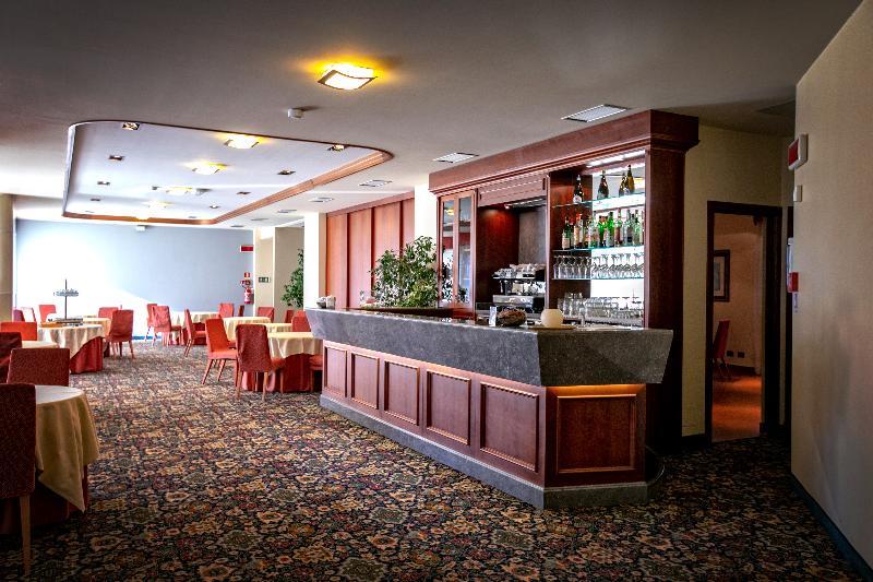 Scia' On Martin Hotel Buscate Bagian luar foto