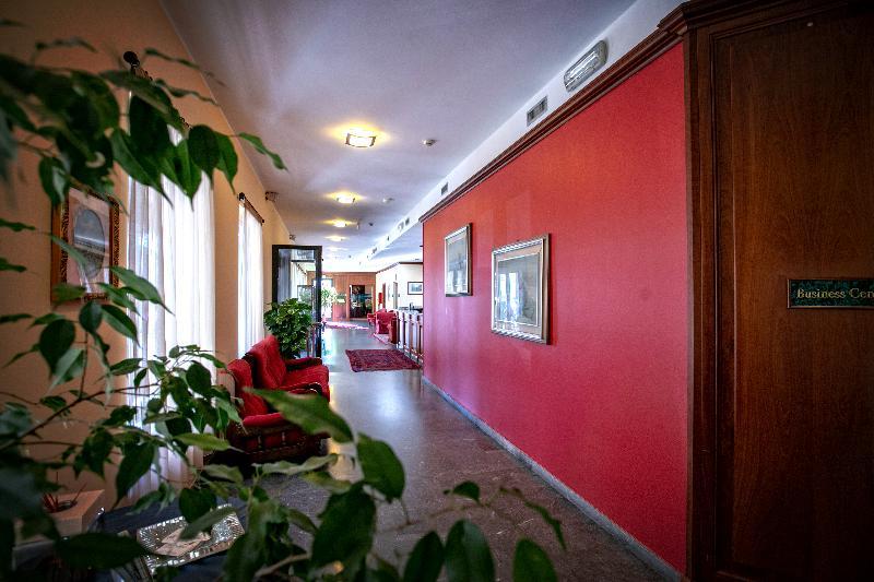 Scia' On Martin Hotel Buscate Bagian luar foto